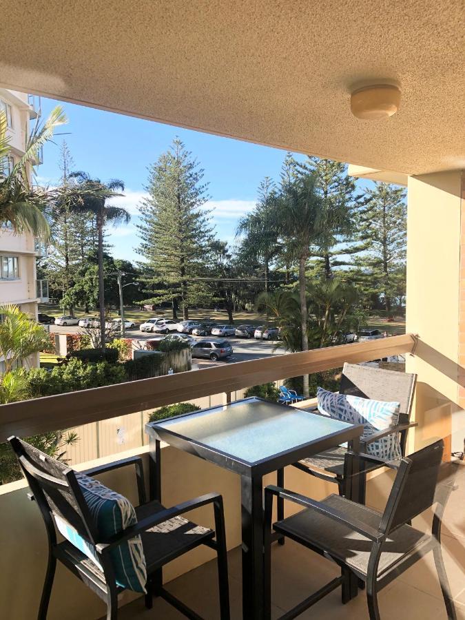 Oceania On Burleigh Beach ゴールドコースト エクステリア 写真